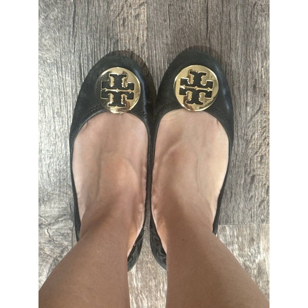 Tory Burch REVA Black Leather Ballet Flats Shoes Gold Medallion Esr Size 6.5 - Picture 10 of 10
